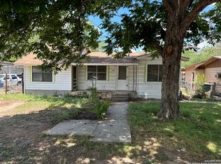 544 Geraldine St, Uvalde, TX 78801