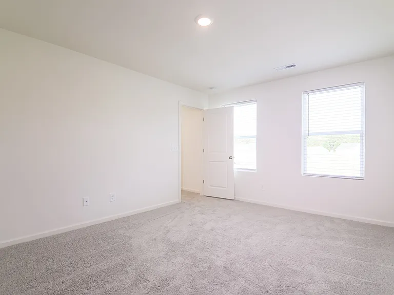 2205 Samuel Ln — Photo 8