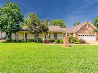 2217 Robbie Ave, Muscle Shoals, AL 35661