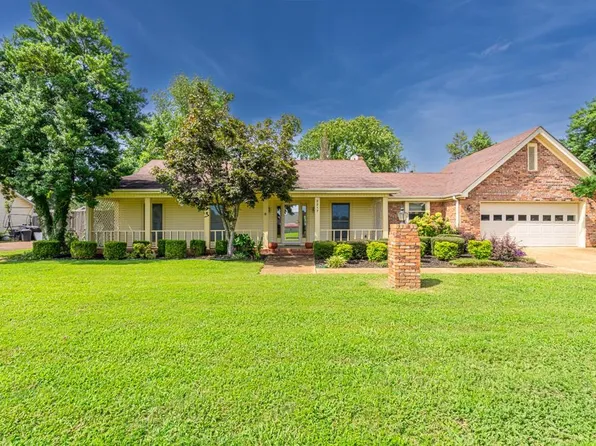 2217 Robbie Ave, Muscle Shoals, AL 35661