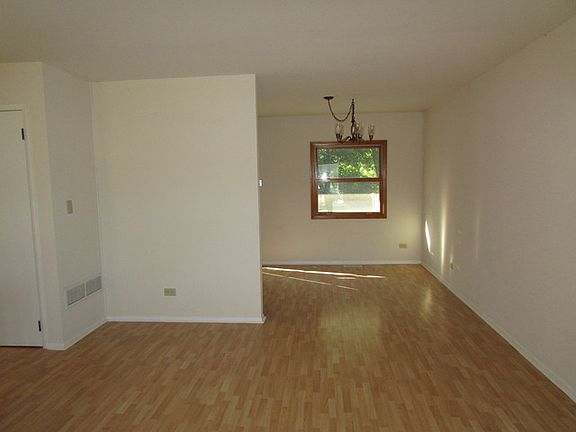 5th image of 679 S Newport Street