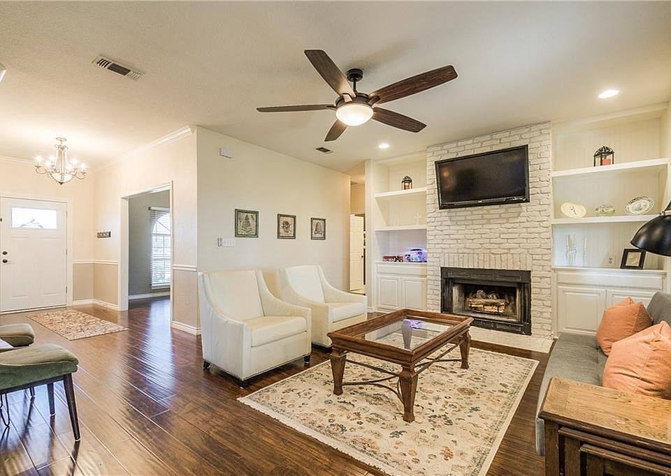 1st image of 756 Peggy Ln