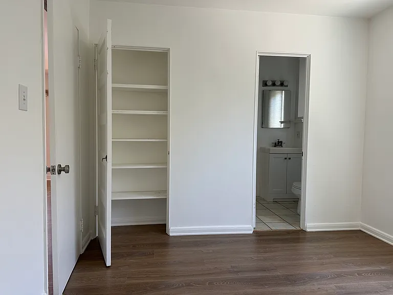 4361 Chase Ave — Photo 14