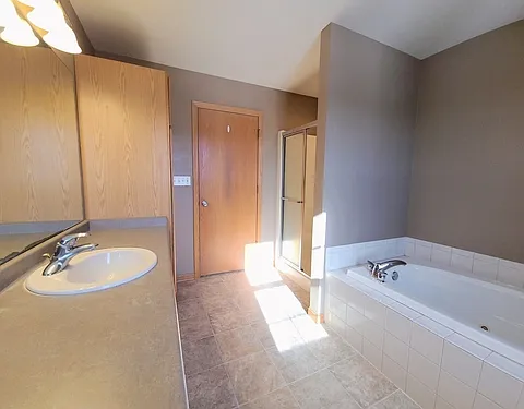 1805 Deer Path — Photo 24