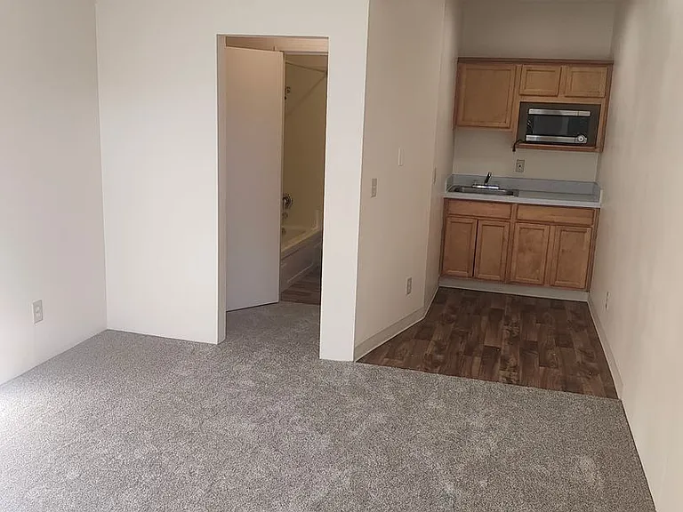 488 Blair Blvd — Photo 5