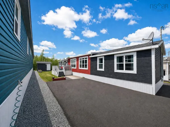 77 Conway Dr, Halifax, NS B2S 0H3