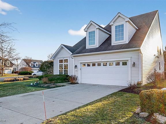 4th image of 494 Brookstone Ct