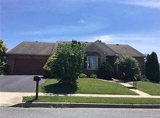 1609 Maple Leaf Ln, Whitehall, PA 18052