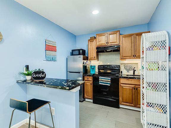 2nd image of 4510 Avenue U #B