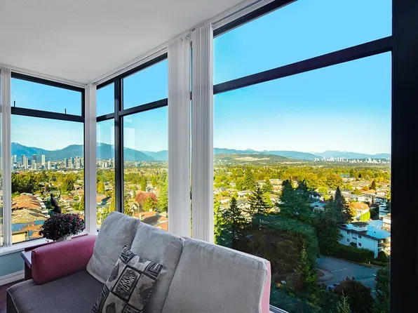 4505 Hazel St #1302, Burnaby, BC V5H 4T1