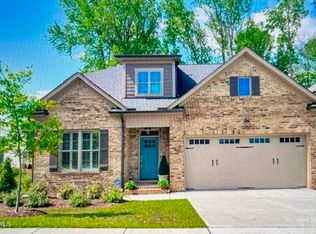 2484 Patriot Bluffs Dr, Fuquay Varina, NC 27526