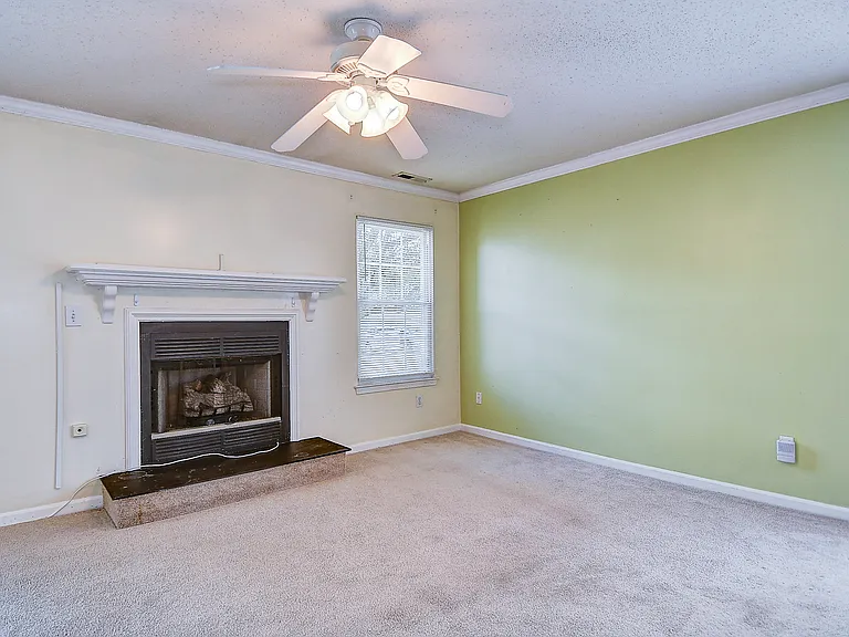 751 Ridge Cir — Photo 6