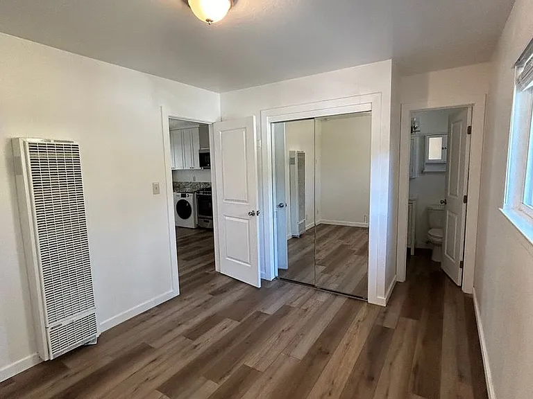 2531 Elwood Ave. — Photo 5