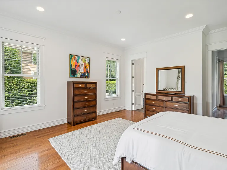 29 South St — Photo 18