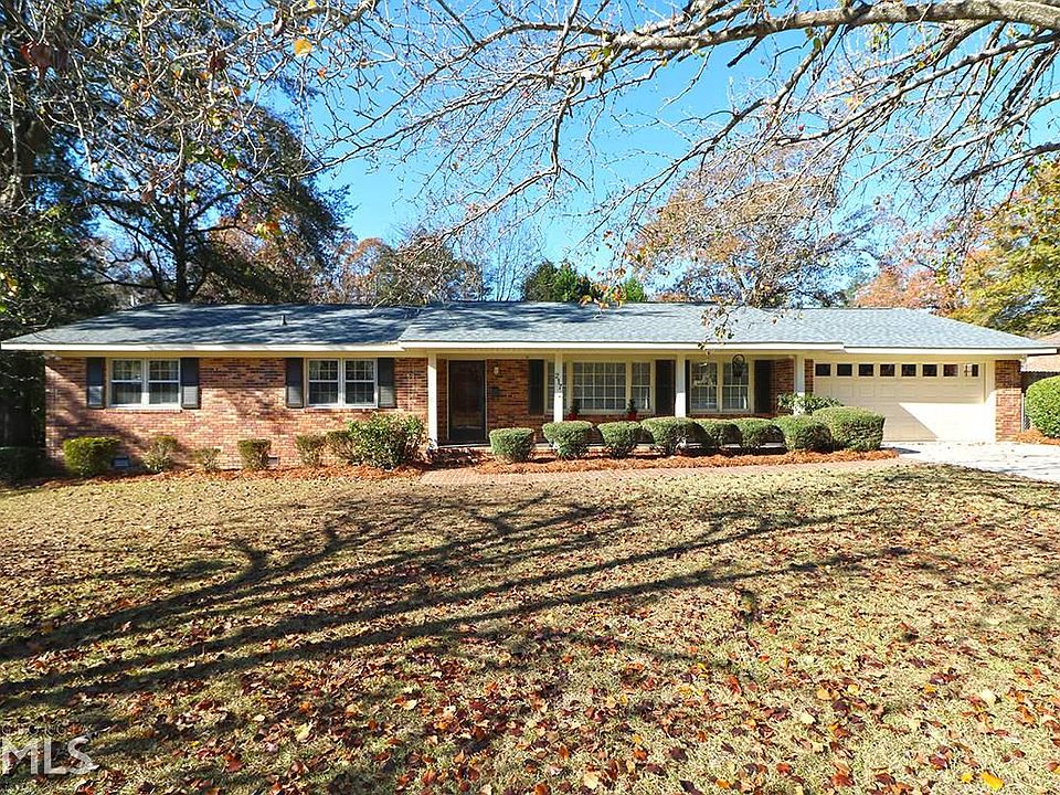 1st image of 217 Deerwood Cir