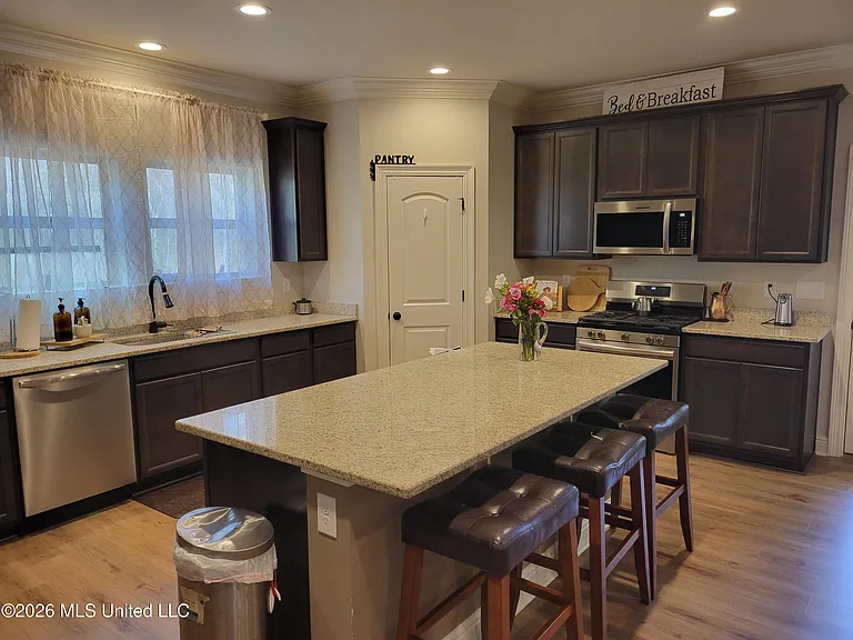 10165 Patrick Dr — Photo 20