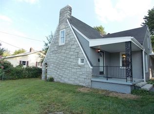 108 W Oakdale St, Mount Airy, NC 27017