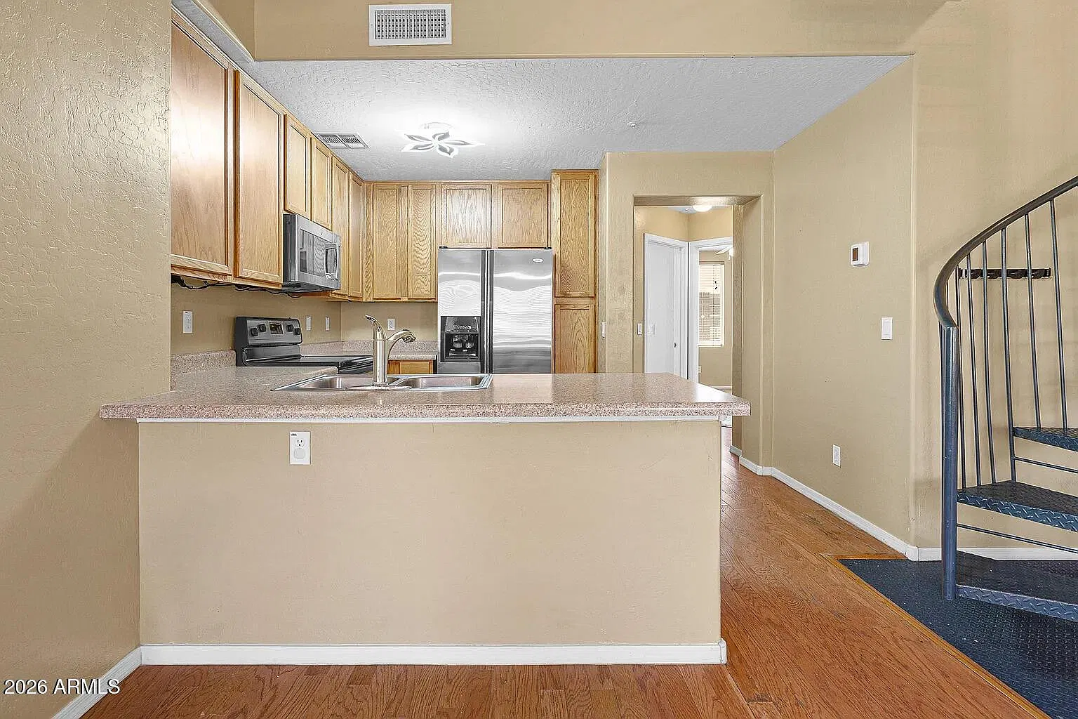 3 bed, 2.0 bath, 1466 sqft, $2,250 — Photo 3