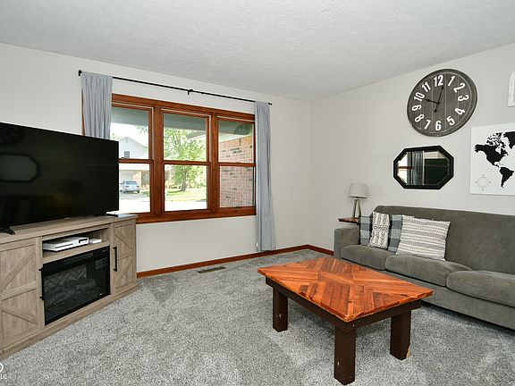 4th image of 27 Elmwood Ct
