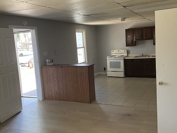 5th image of 589 W Broadway #7