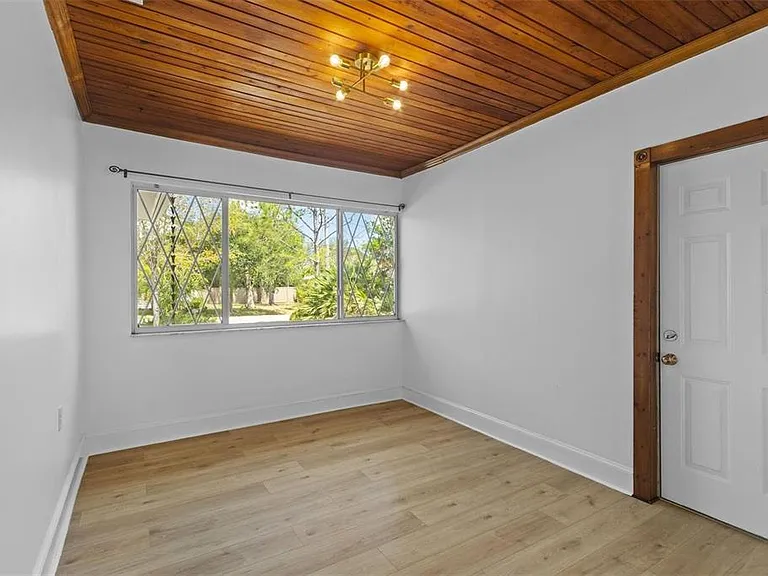 6206 S Foster Ave — Photo 13