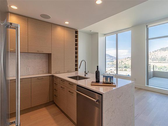 3rd image of 1187 Sunset Dr #2507
