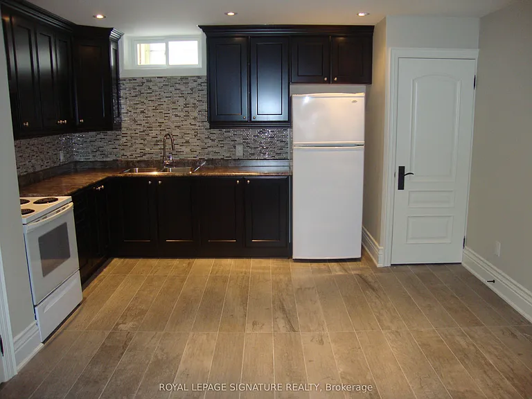 179 Durant Ave #BASEMENT — Photo 2
