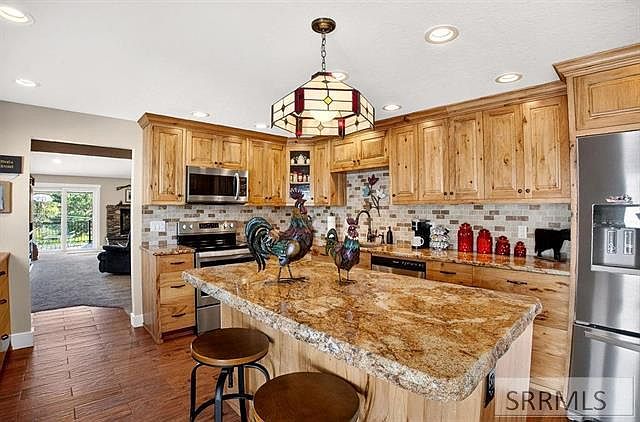 1st image of 3 Cedar Hills Dr