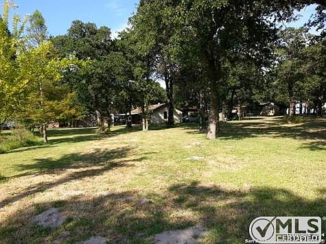 4th image of 124 Oak Hollow Dr