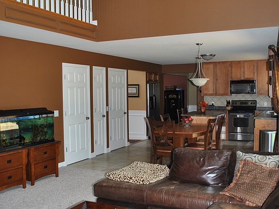 4th image of 9850 Hilberry Dr
