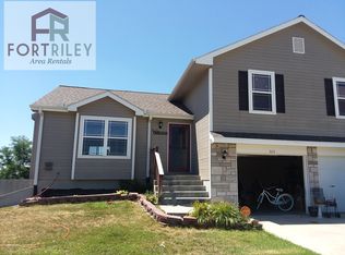 3013 Oakwood Dr, Junction City, KS 66441