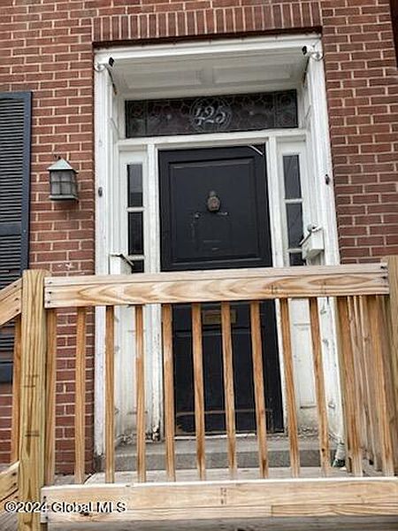3rd image of 425 1st Street