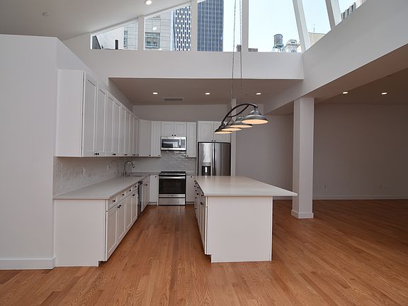 3rd image of 54 Franklin St #6R