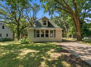 225 Cedar St NE, New London, MN 56273