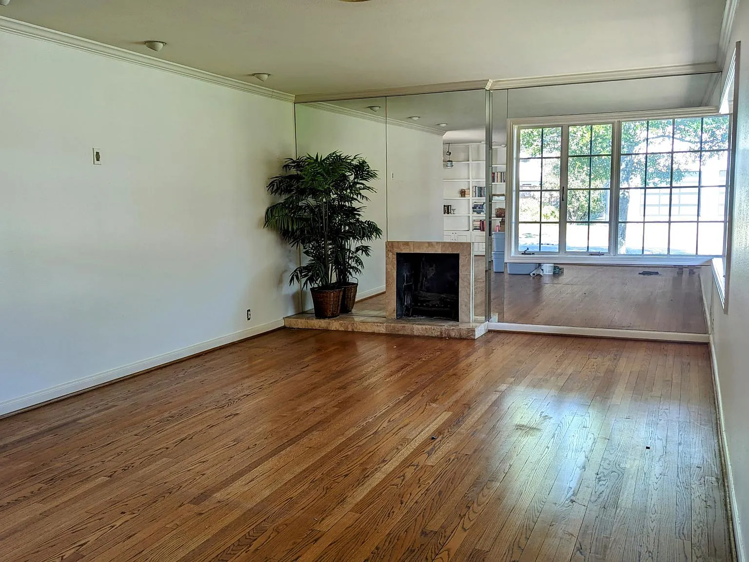 4041 Wickersham Ln — Photo 4