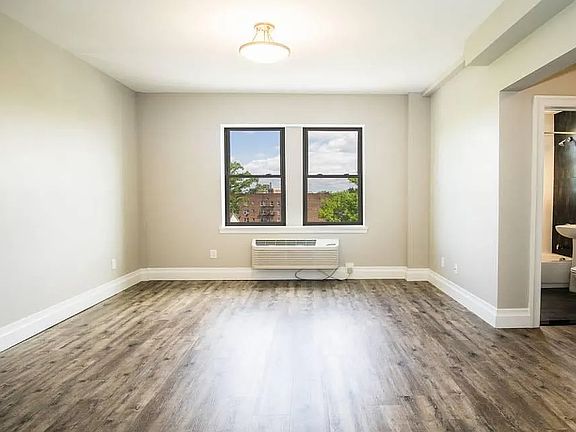 2nd image of 107 N Grove St #209