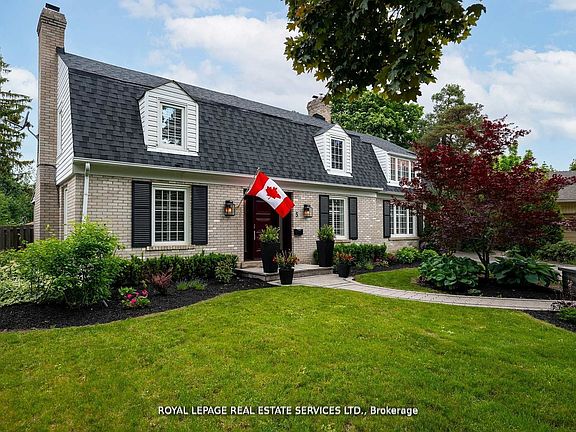 2nd image of 5 Pine Ridge Ln