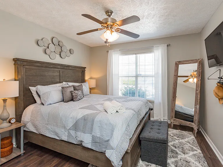 1005 Looby Cir — Photo 19