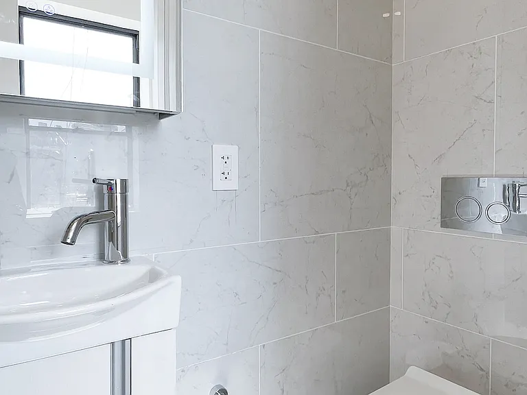 200 Mott St #21 — Photo 7
