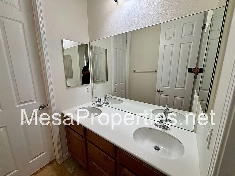 5729 Nutwood Pl — Photo 6