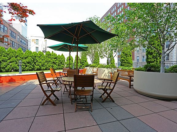 4th image of 400 W 55th St APT 16B
