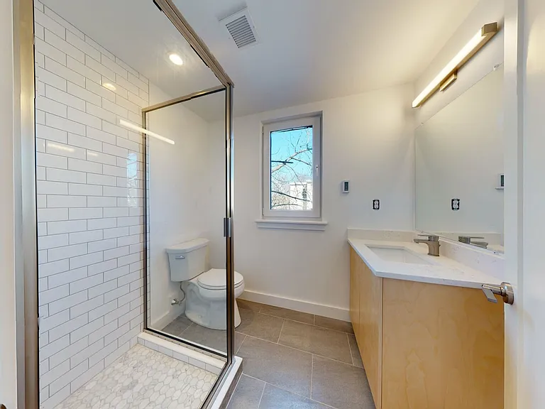 2837 Washington St #2 — Photo 7