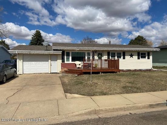 839 Cherry Ave Dickinson Nd 58601 Mls 20 446 Zillow