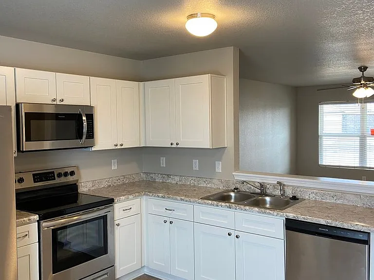 3622 Hargis Dr — Photo 6