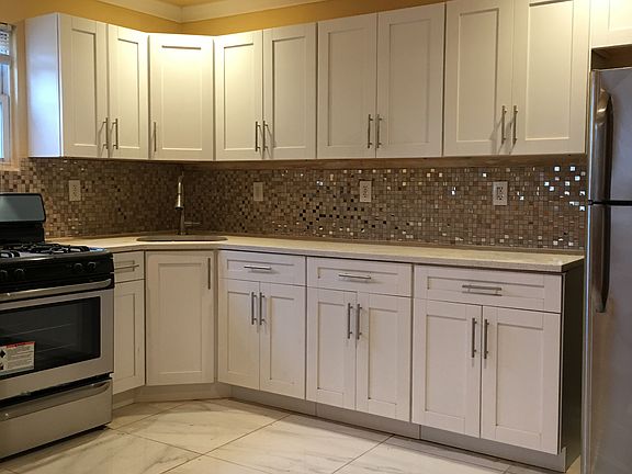 4th image of 19106 Woodhull Ave #1A