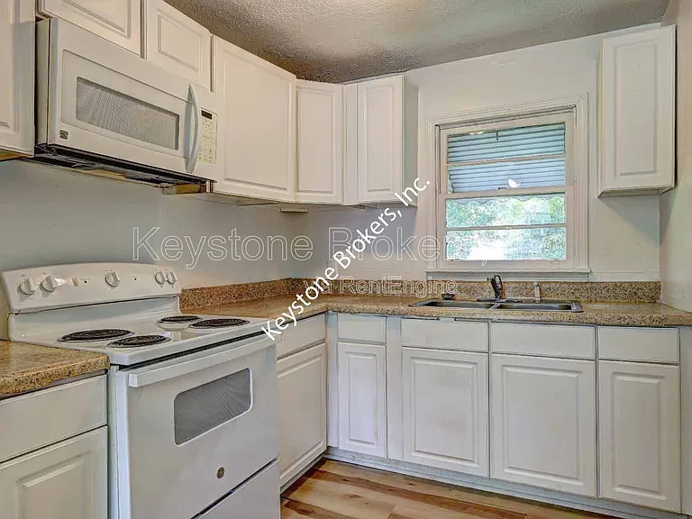 3495 Charleston Cir — Photo 4
