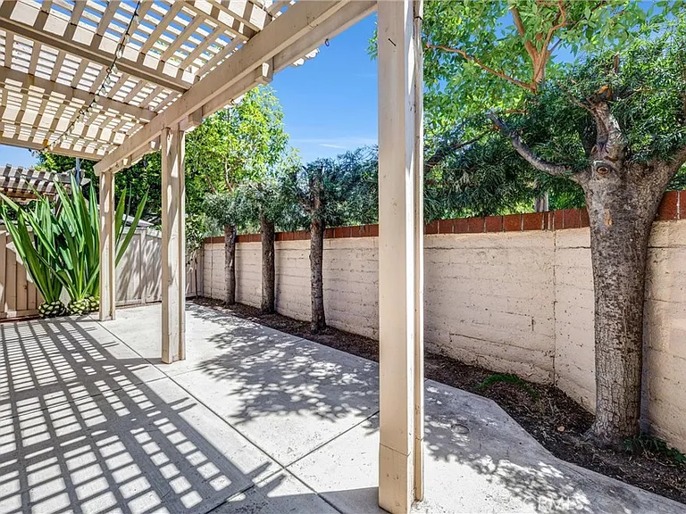2316 Cascade — Photo 24