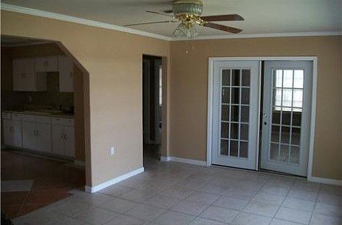 2nd image of 4718 Willowbrook Dr