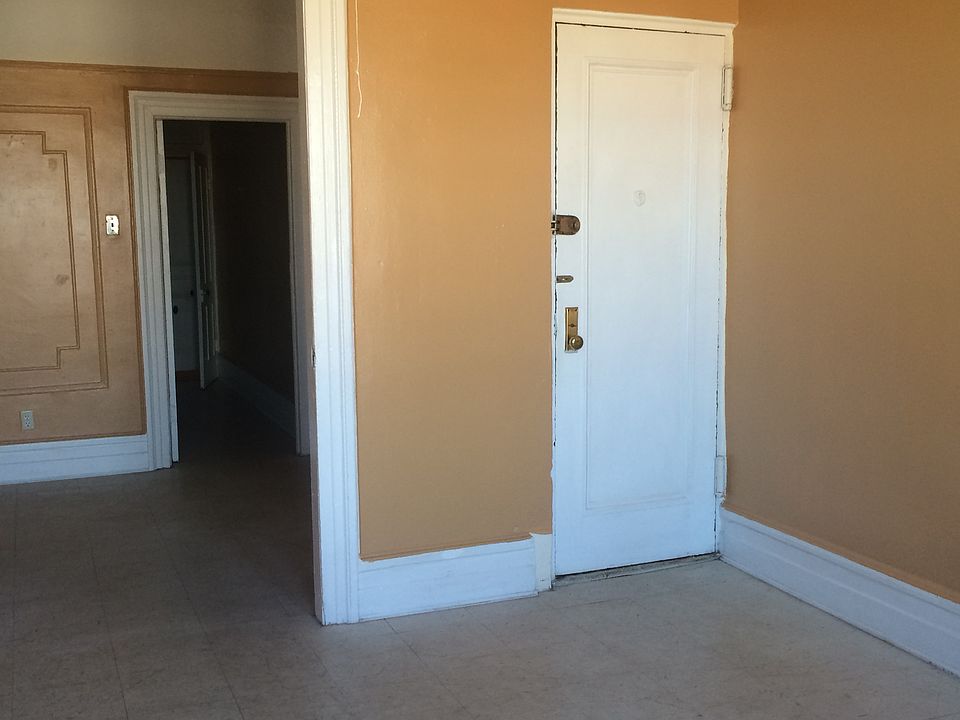 1st image of 624 Park Pl APT 4L
