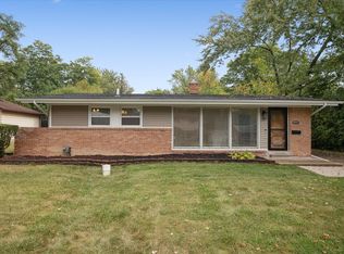 29484 Spring Hill Dr, Southfield, MI 48076